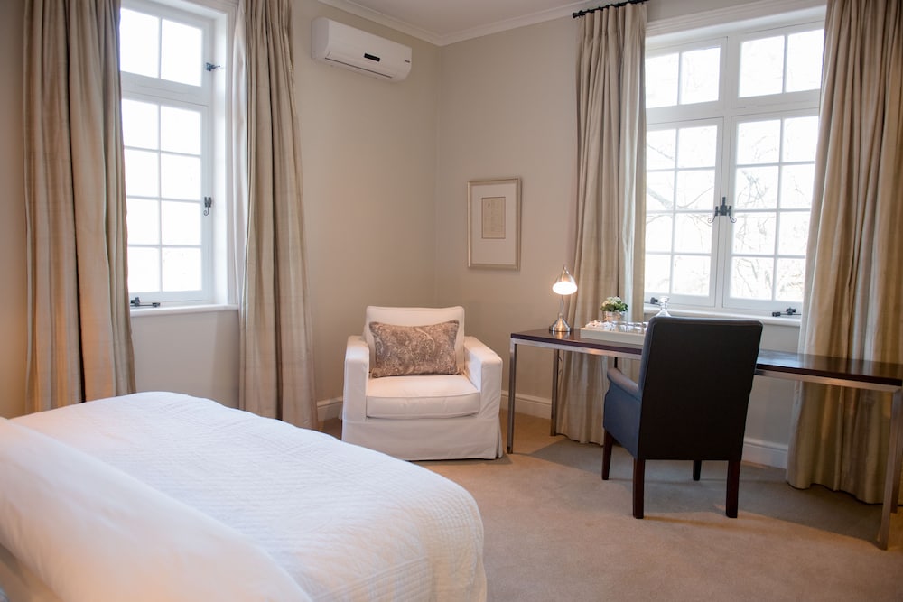 River Manor Boutique Hotel 32/58