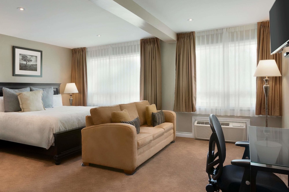Travelodge By Wyndham Simcoe 15/50