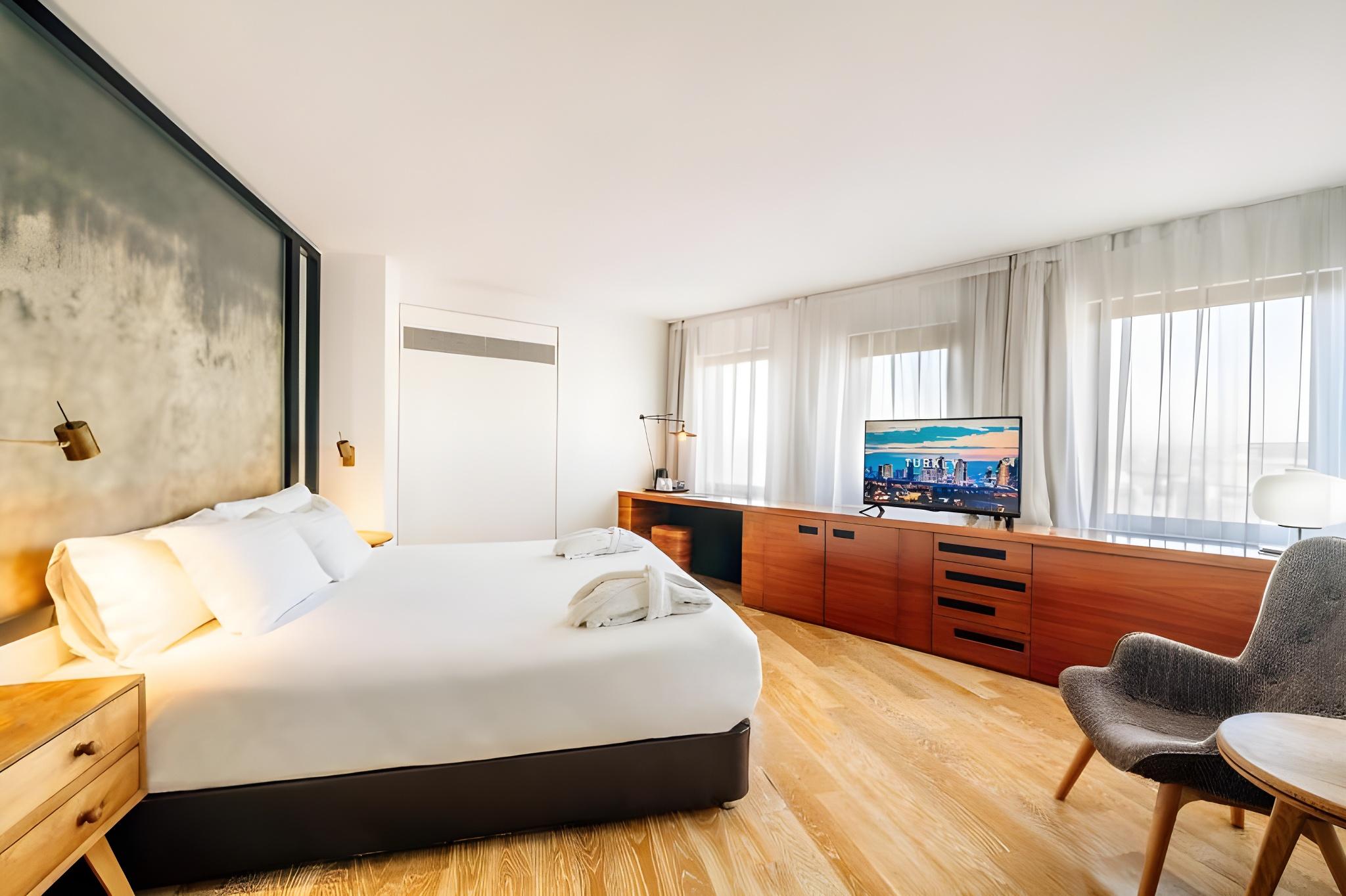 Deluxe, Twin Beds