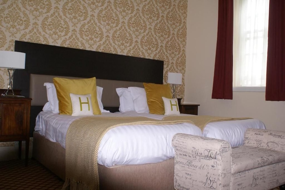 Haley s Hotel 28/65