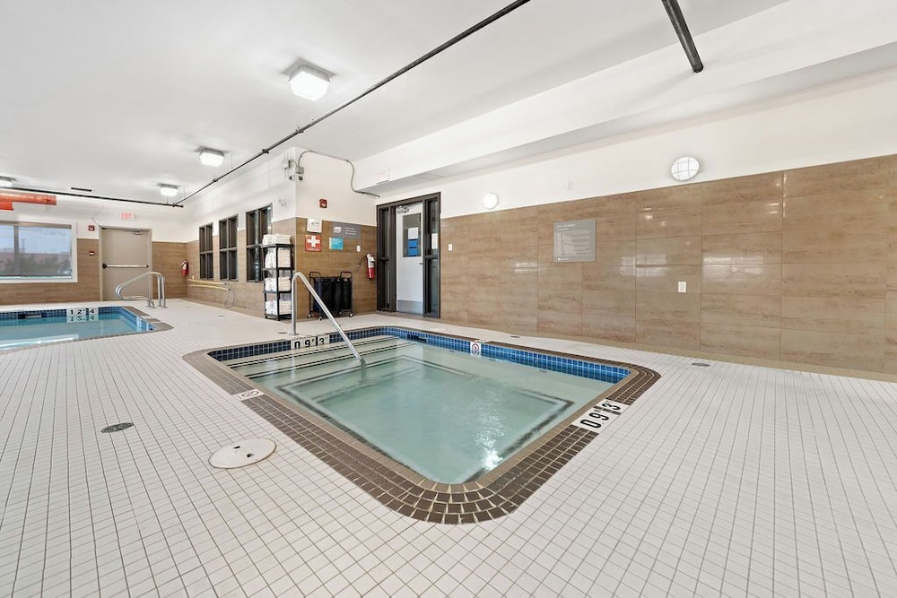 Home Inn and Suites Lloydminster 21/50
