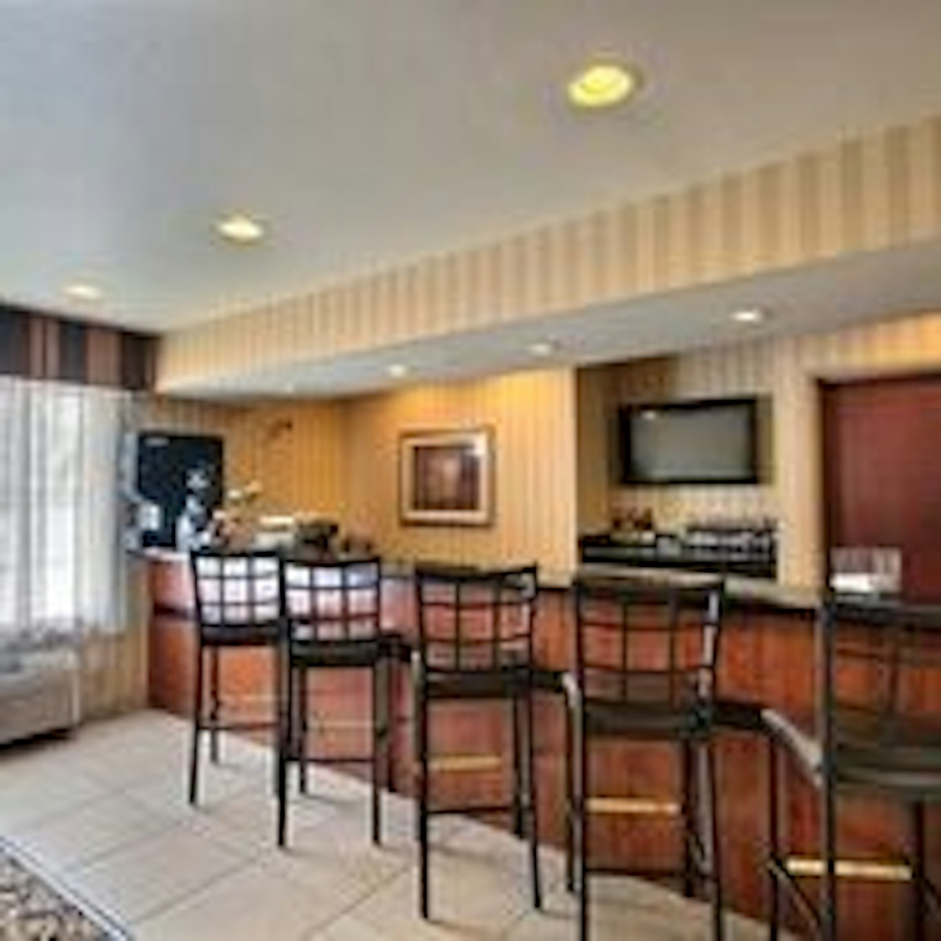 Cobblestone Inn & Suites -- Brillion, WI 32/40