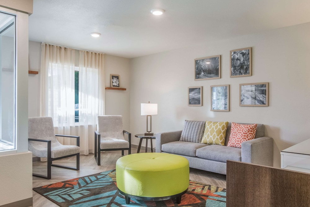 WoodSpring Suites Atlanta McDonough 26/39