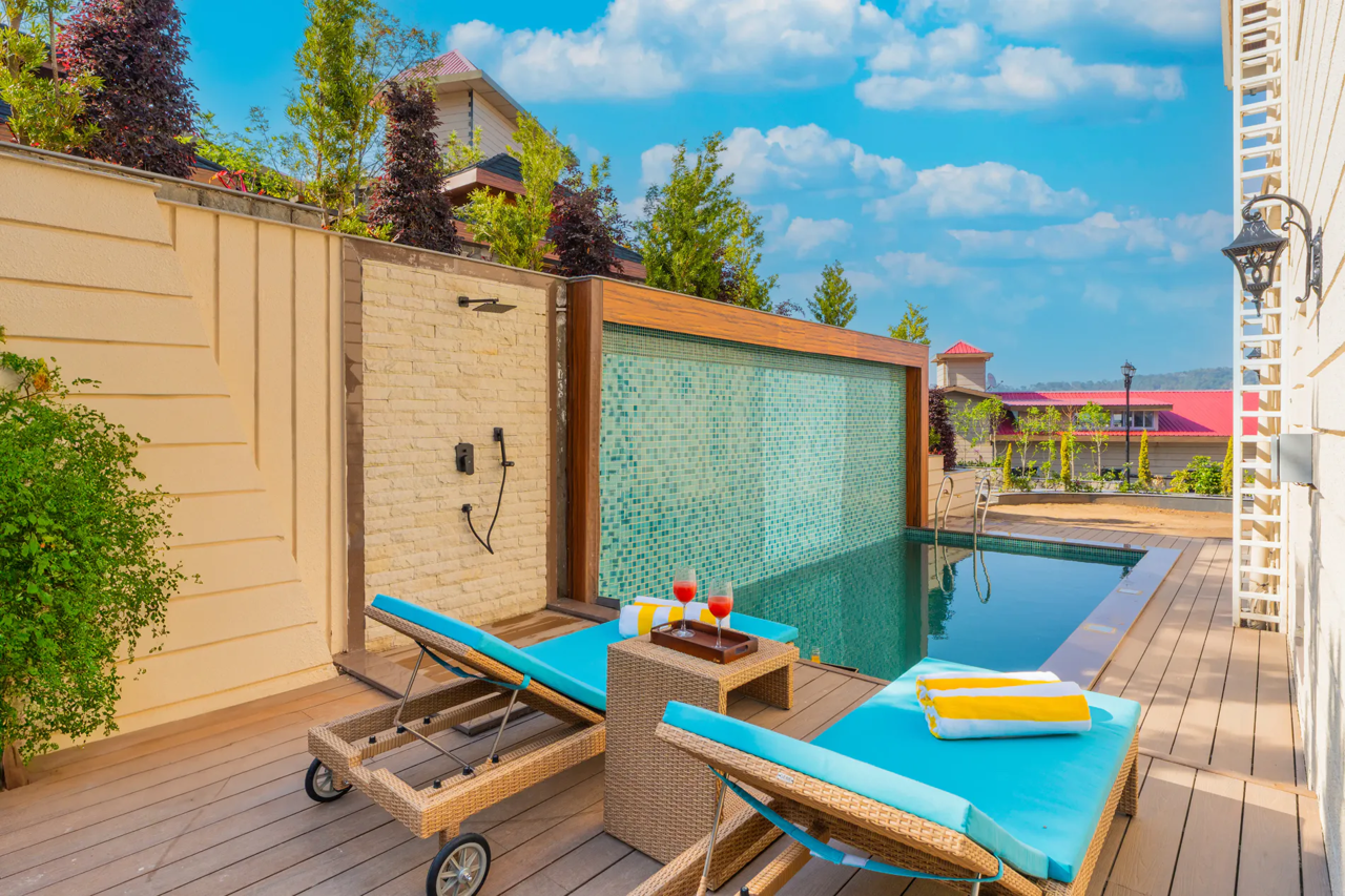 ELIVAAS Prive The Royce Orchid Luxe 4 BHK Hilltop Villa With Steam Room, Pvt Pool & 360 Hill Views 27/40