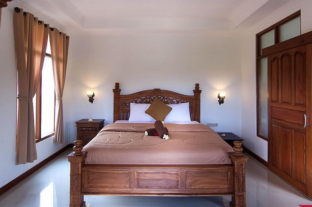 DELUXE, DOUBLE BED