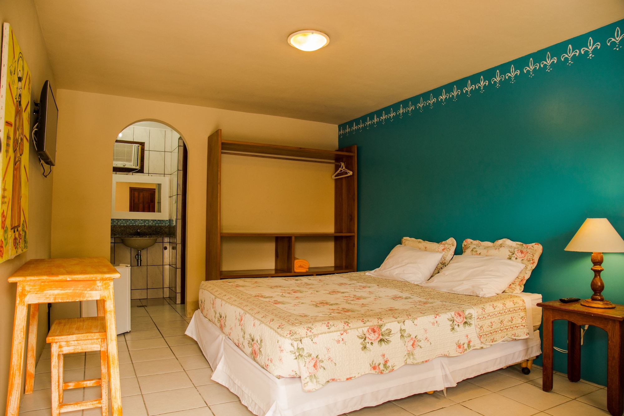 ROOM, DOUBLE BED
