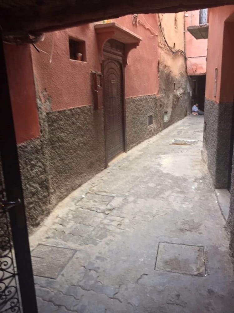 Riad Sasha 18/38