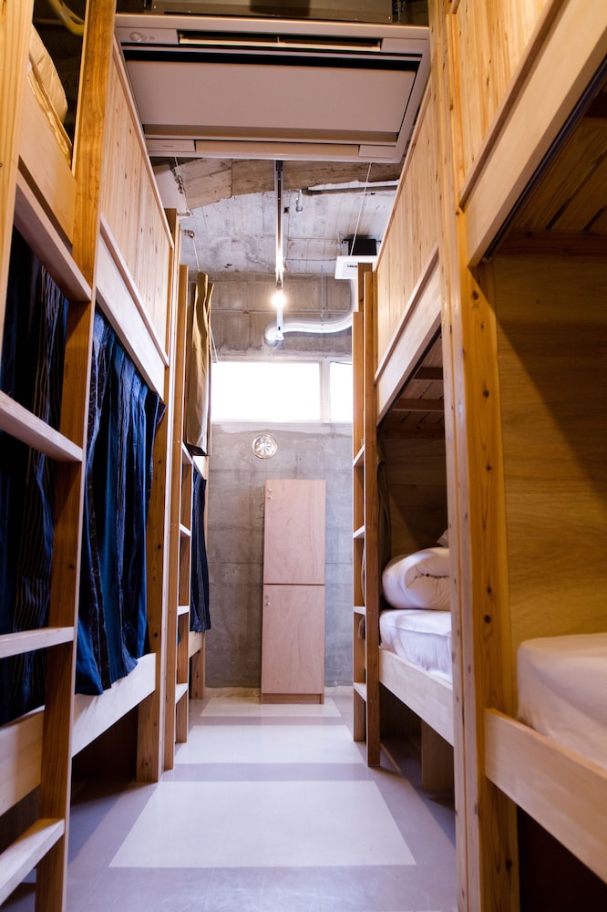 Hostel And Dining Tanga Table 10/57