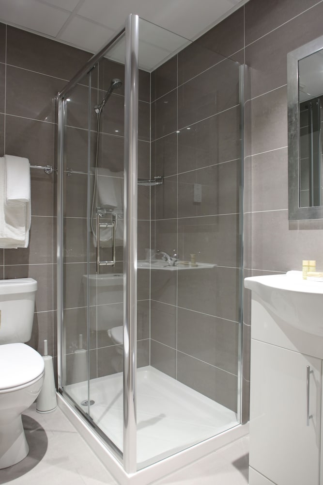Kensington Gardens Hotel 11/38