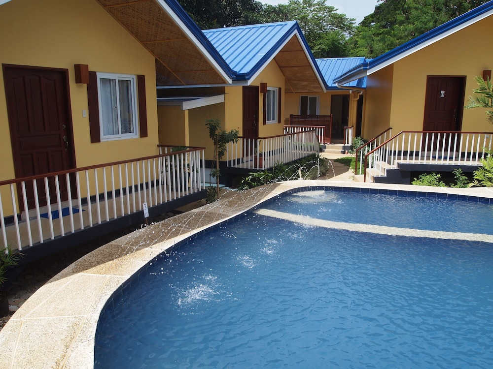 Blue Lagoon Inn Suites 19/25