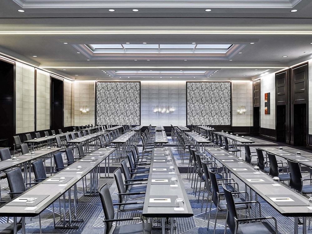 Sofitel Frankfurt Opera 68/75