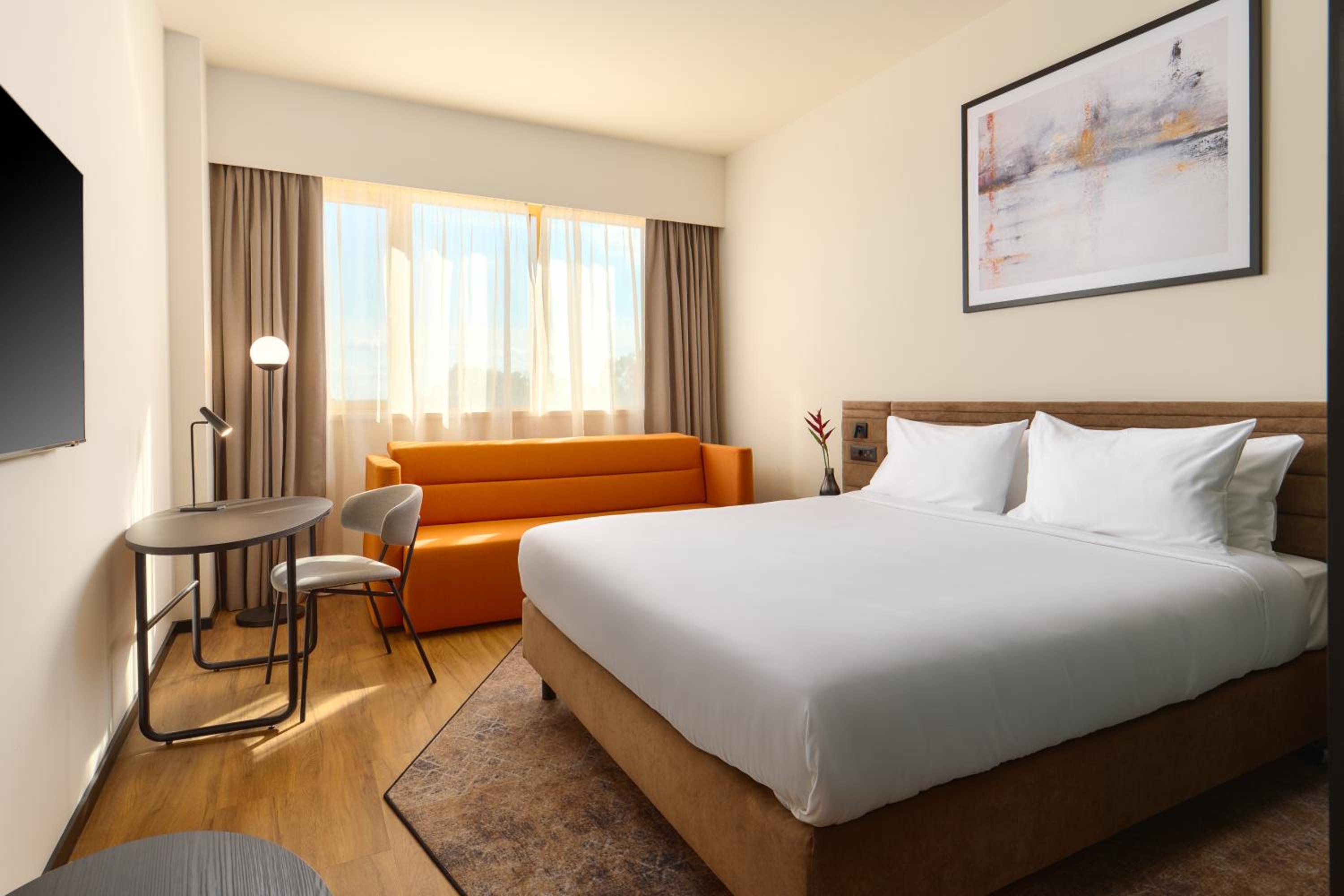 SUPERIOR, KING BED
