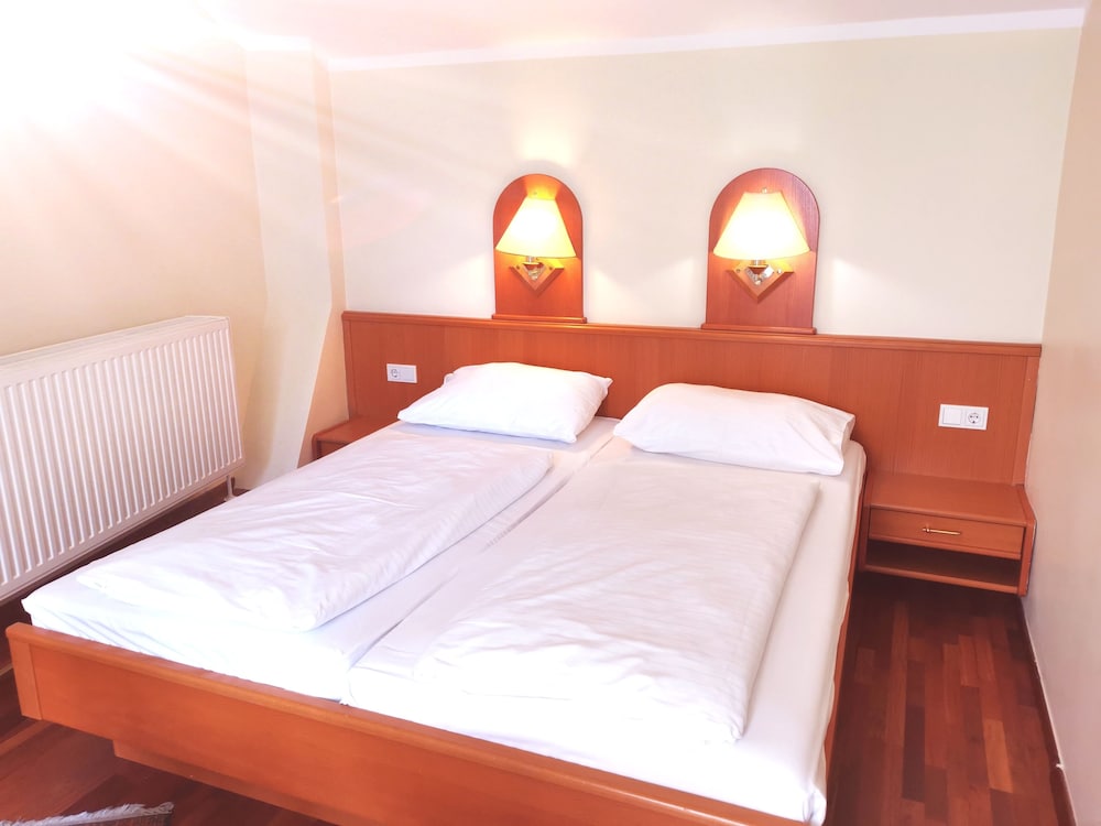 COMFORT, DOUBLE OR TWIN BED, BALCONY