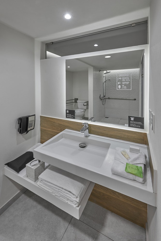 City Express Plus by Marriott Tijuana photo5
