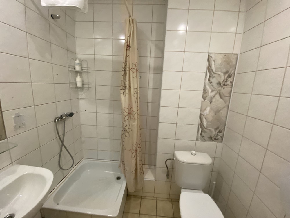 Viktorija Hotel 49/50