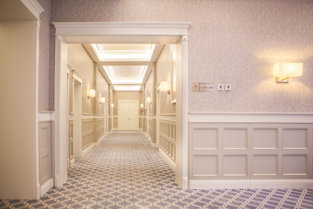 Promenade Hotel 24/50