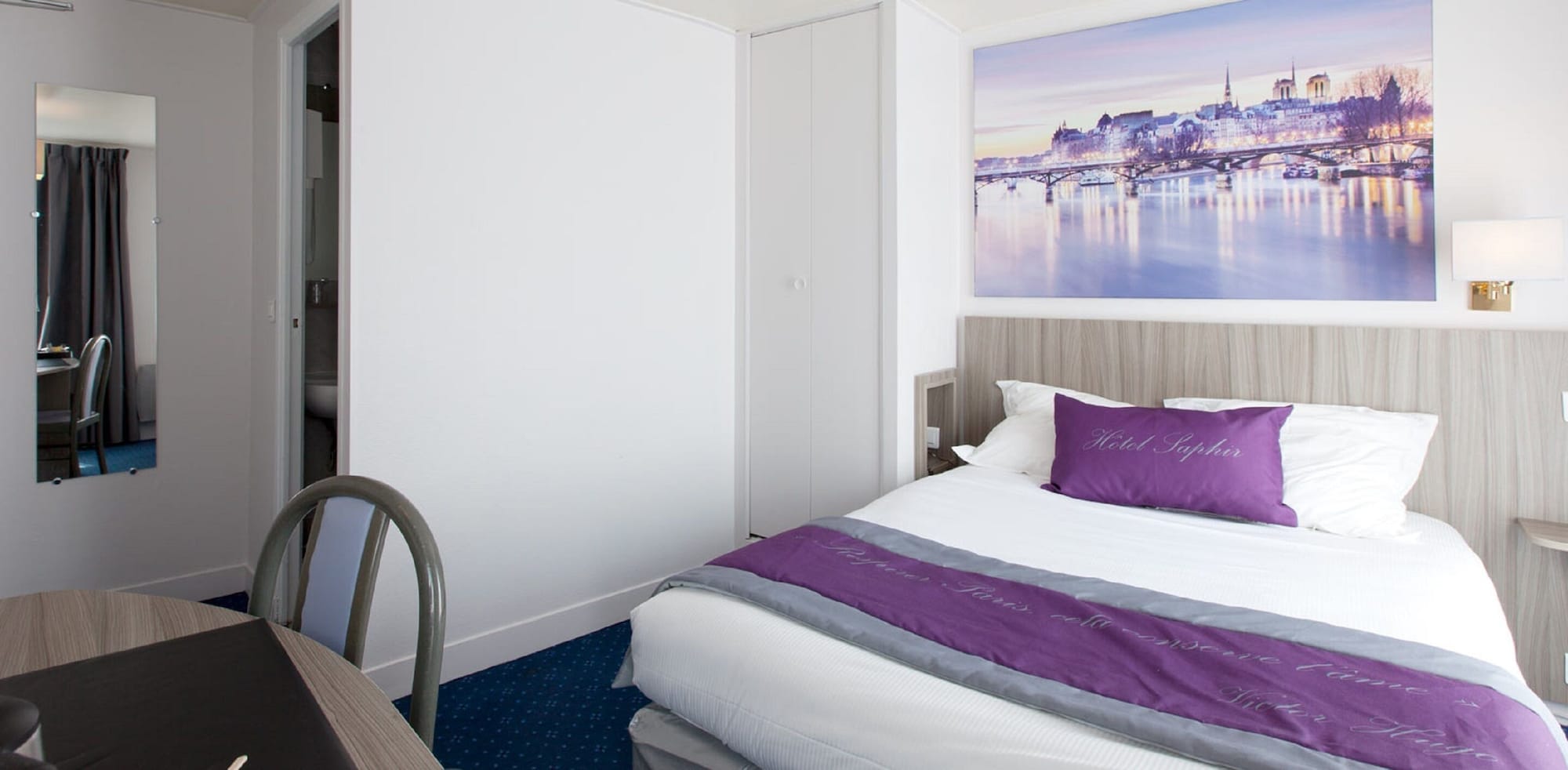 ROOM, DOUBLE BED