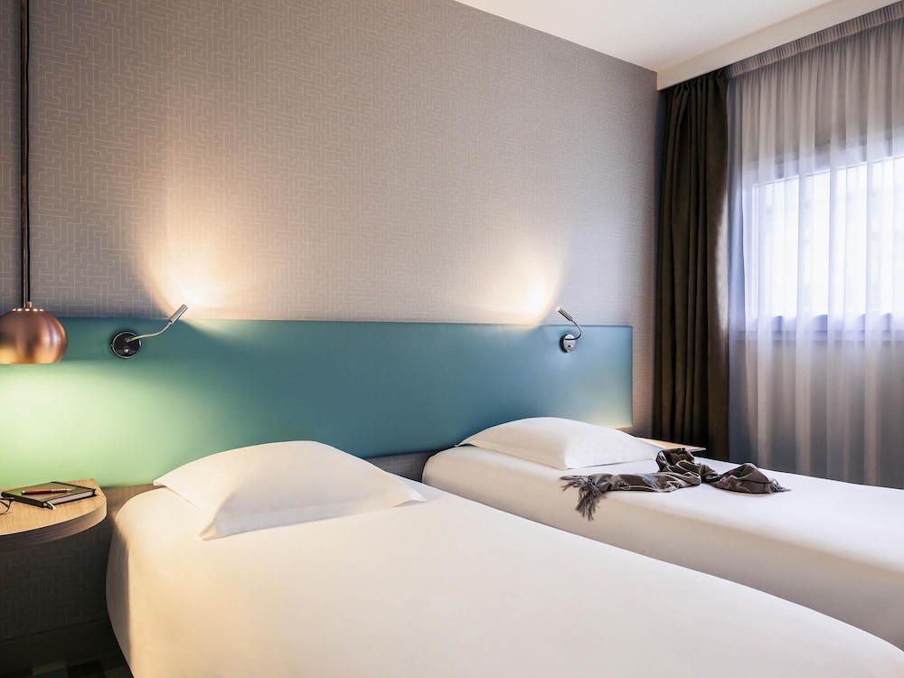 CLASSIC, TWIN BEDS