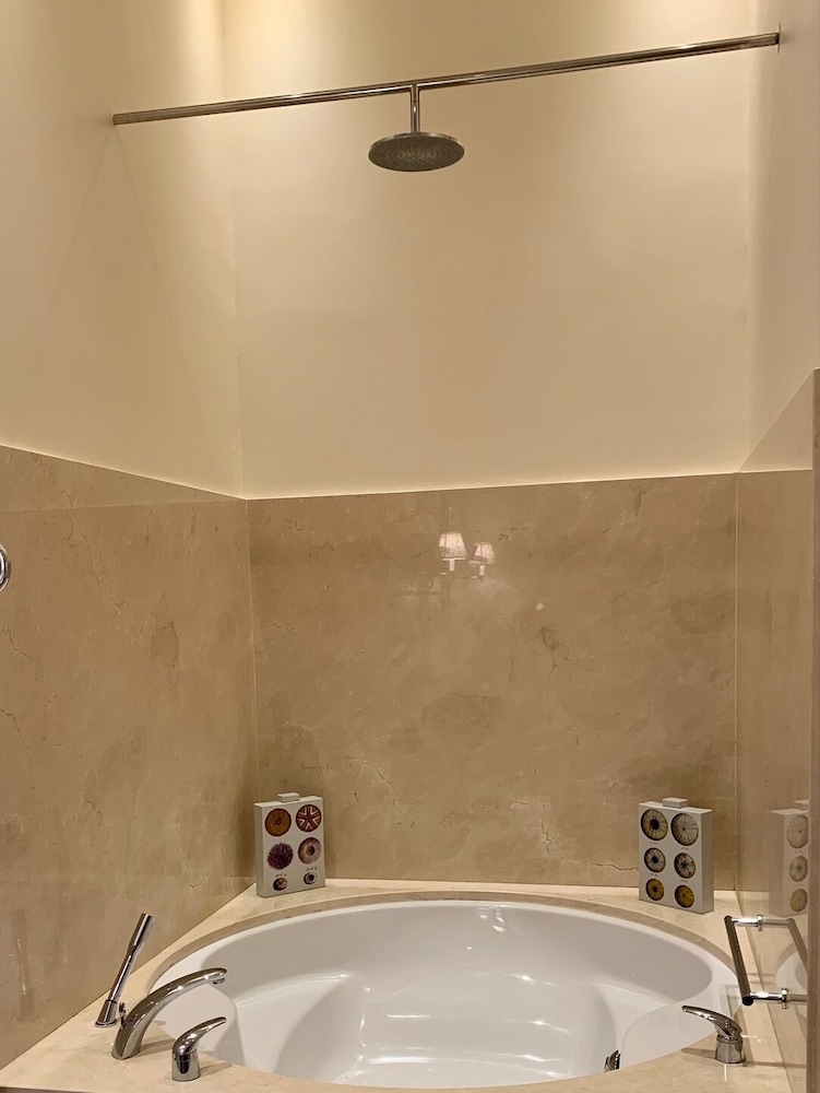 Beaumanoir Small Luxury Boutique Hotel 50/51