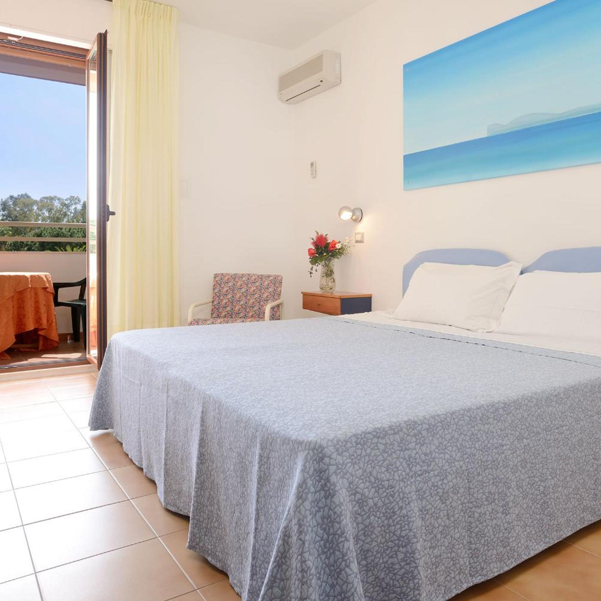 غرفة بسرير مزدوج أو سريرين منفصلين، Hotel Oasis Alghero 3/10