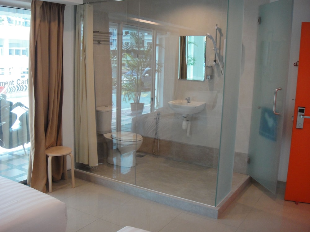 1 HOTEL KUCHAI LAMA 26/49