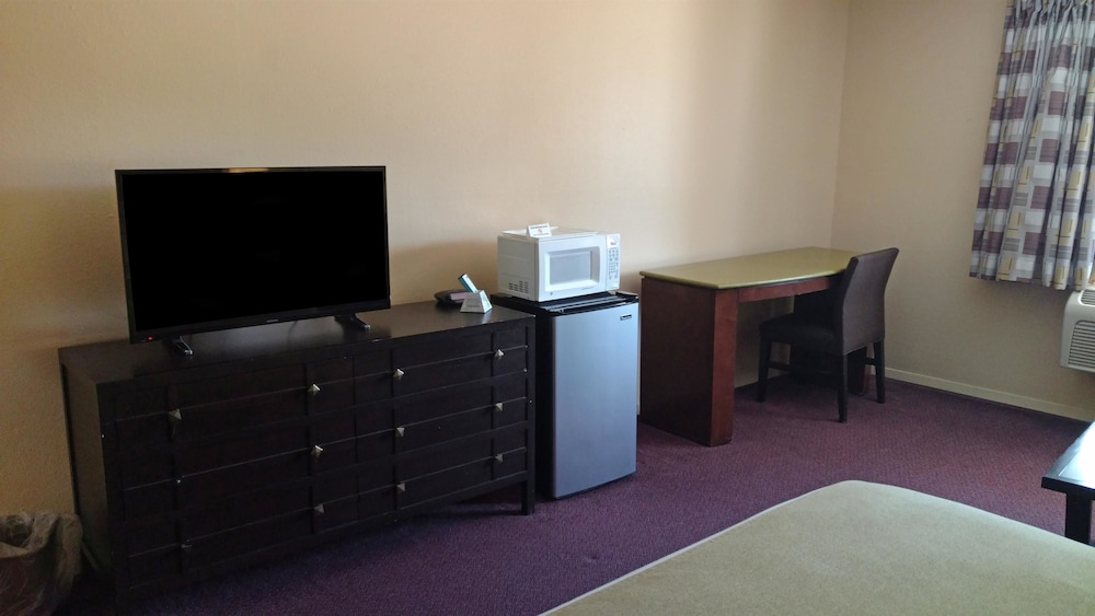 Americas Best Value Inn Webster City 35/53