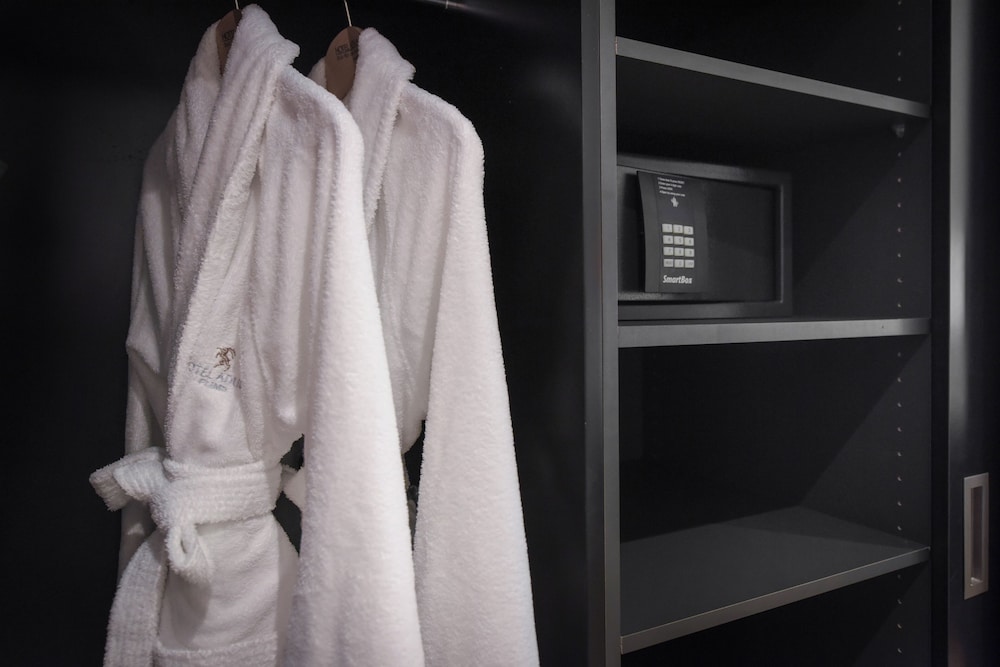 Hotel Adula 26/56