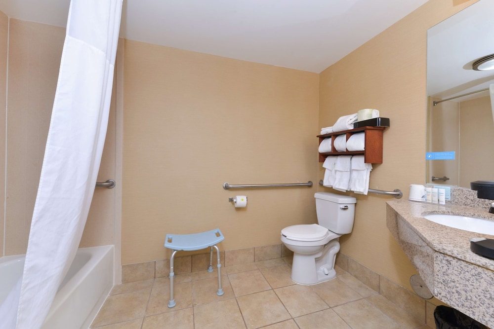 Hampton Inn Columbus East 28/61