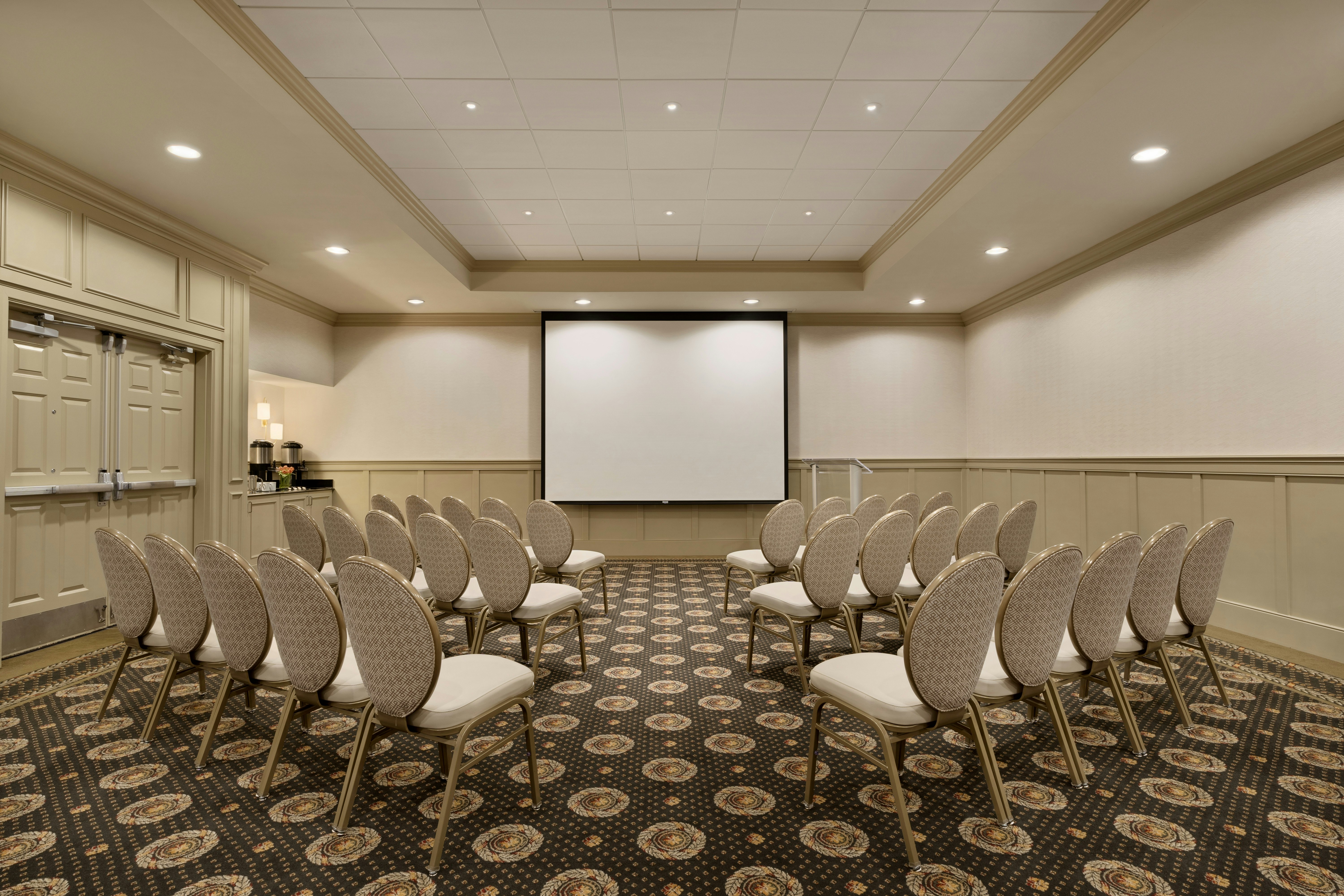 HILTON COLUMBIA CENTER 47/53