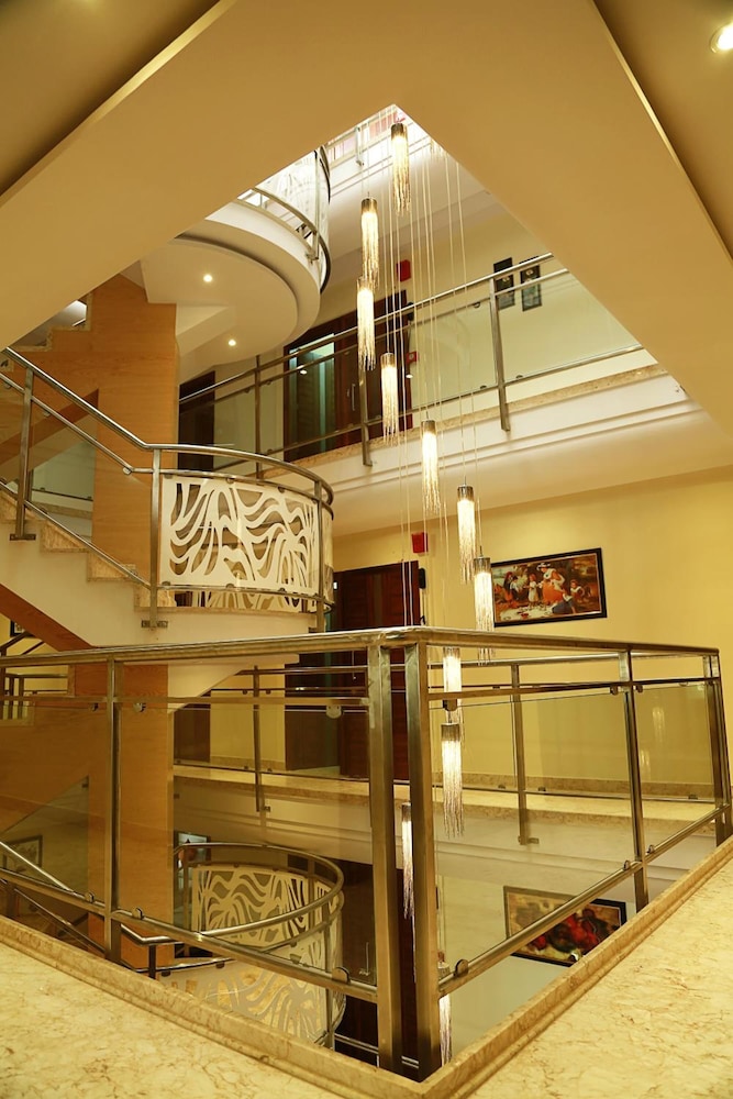 Hotel Shanti Plaza 6/50