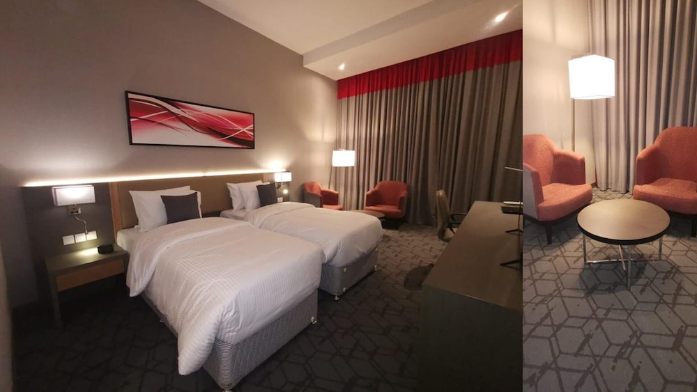 Peony Hotel 33/67