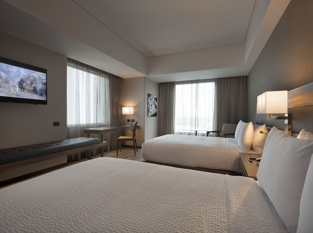 AC by Marriott Mexico Santa Fe 4/48