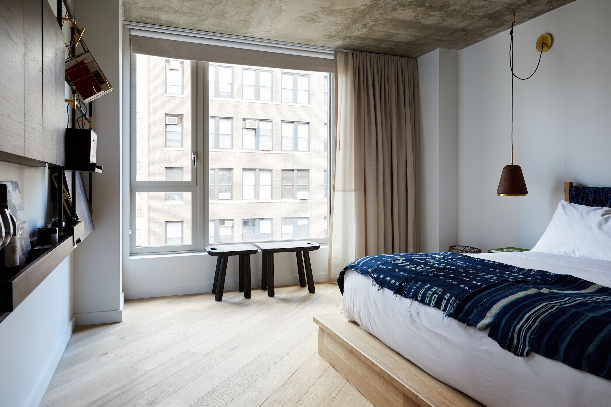 DELUXE, KING BED, CITY VIEW