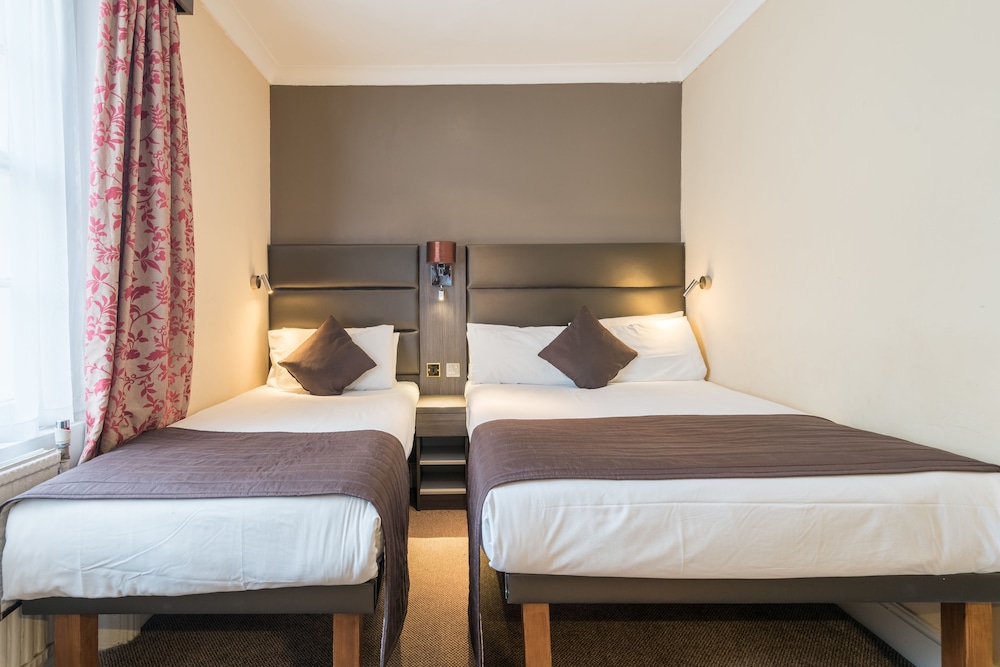 Brunel Hotel 21/67