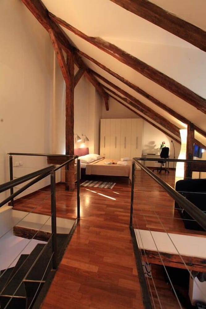 Royal Road Residence 25/50