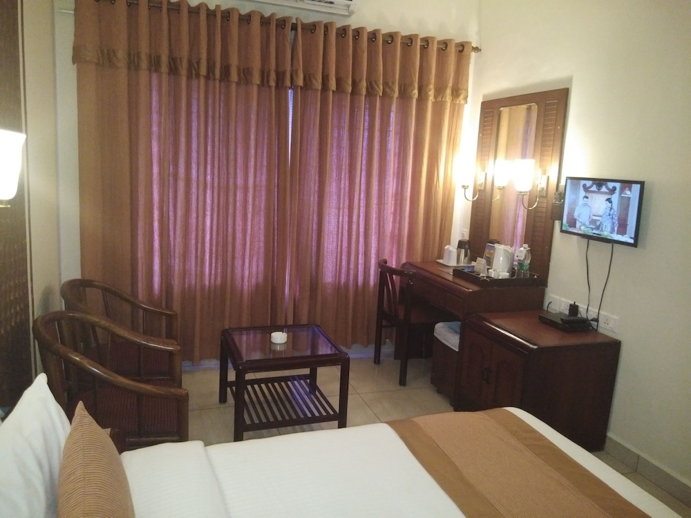 Yuvarani Residency Hotel 12/29
