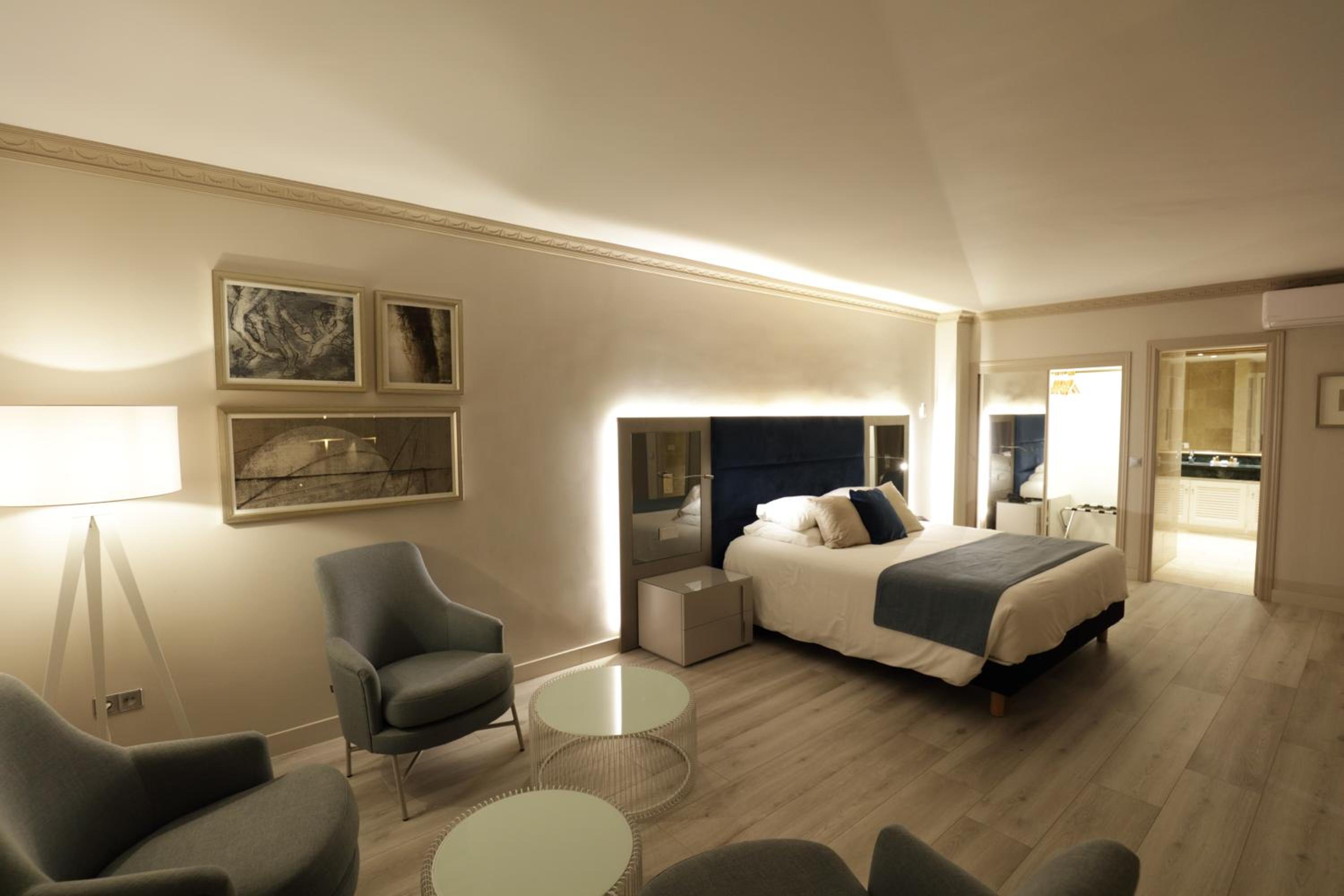 Superior, Suite