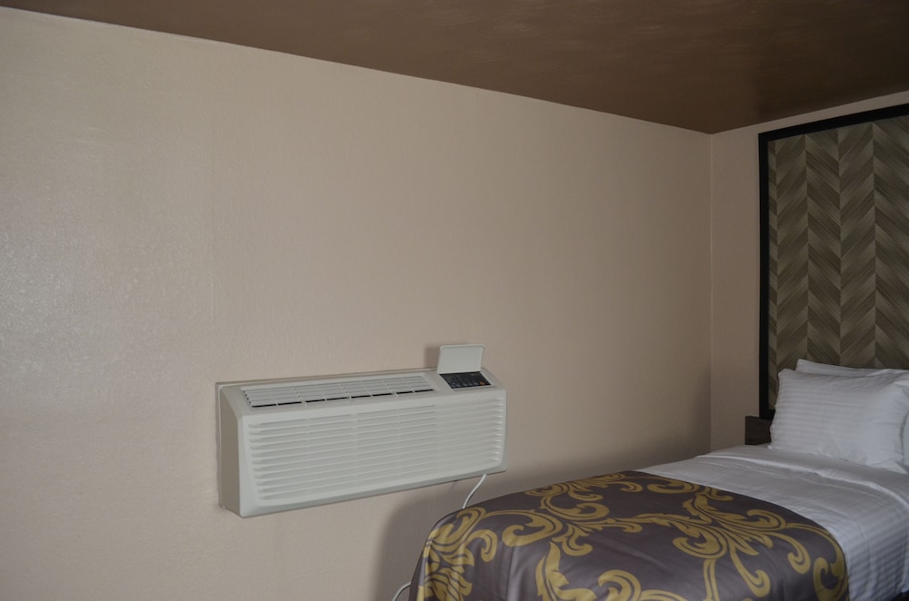 AArya Hotel By Niagara Fashion Outlets 15/44