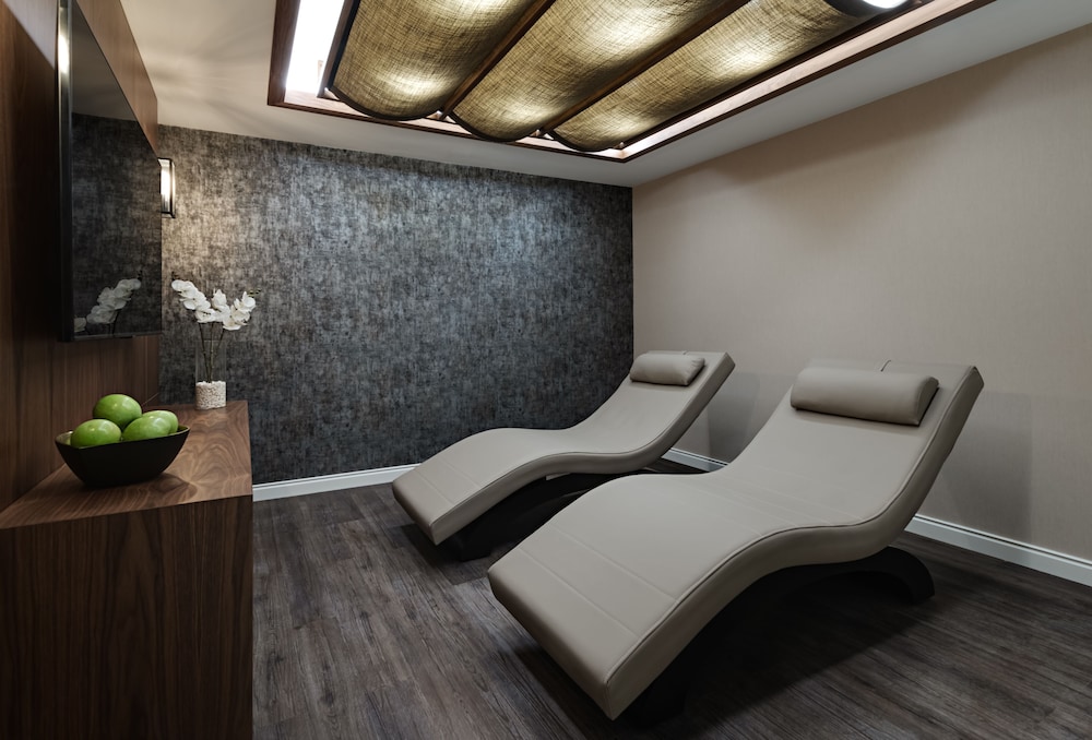 Gleam Collection Hotel 30/62