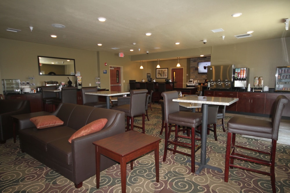 Cobblestone Hotel & Suites - Devils Lake 49/62