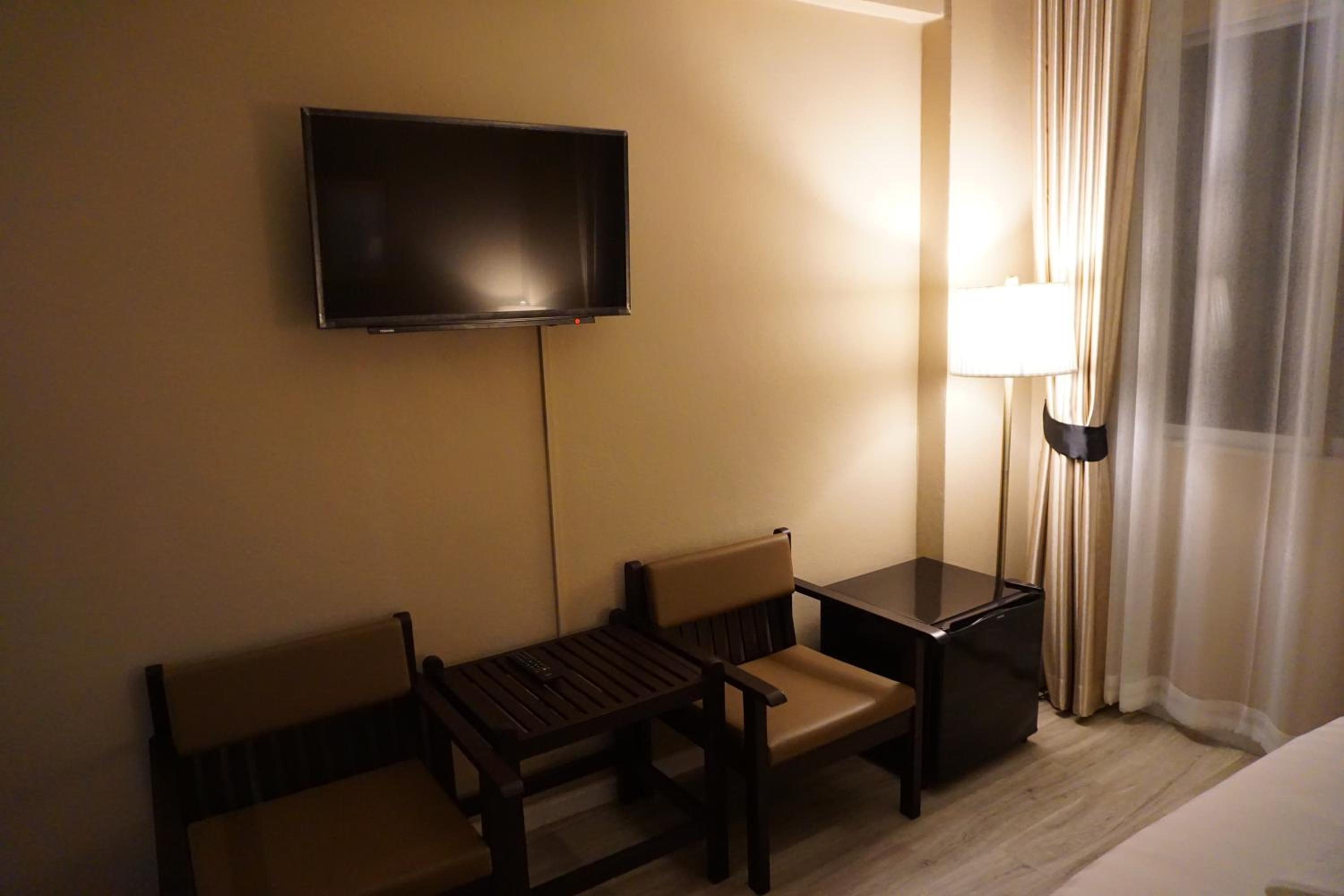 Taris Art Hotel Phrae 84/96