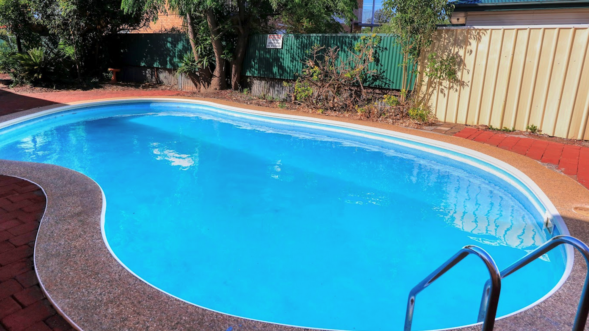 Across Country Motel And Serviced Apartments 24/35