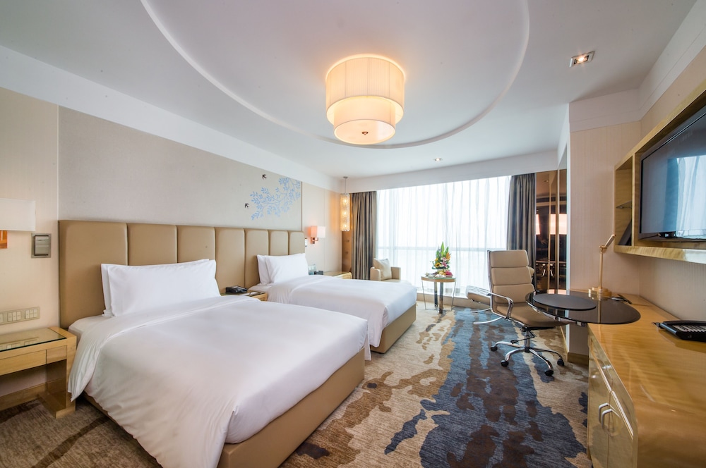 Pullman Linyi Lushang 18/49