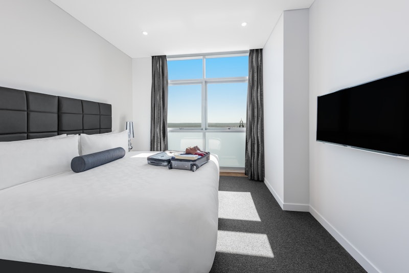 Meriton Suites Chatswood 9/21