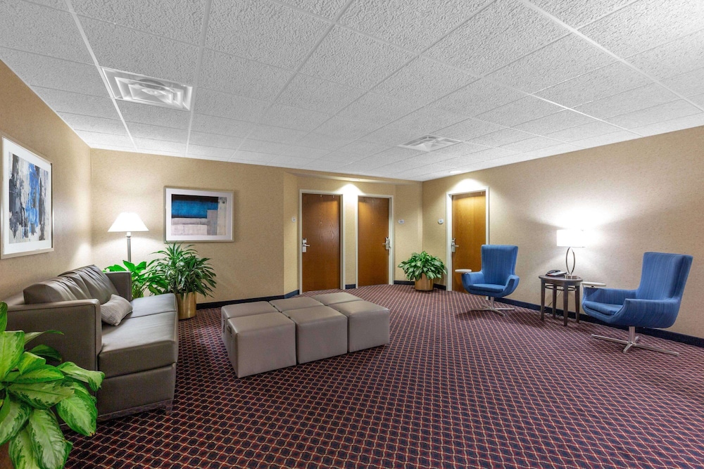 Baymont By Wyndham Des Moines Airport 5/56