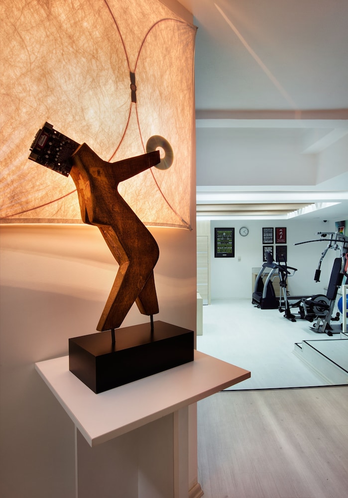 Gallery Residence And Boutique Hotel 38/72