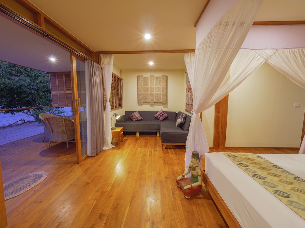 Komodo Resort 14/36