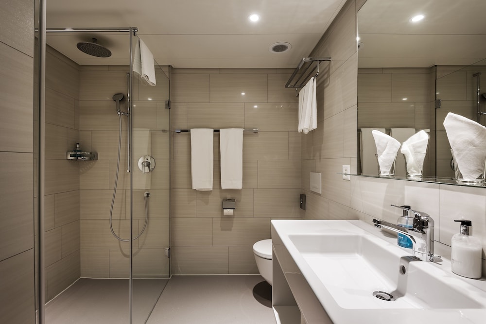 Hotel Wartmann am Bahnhof 11/30
