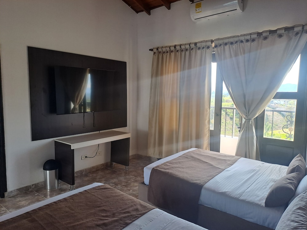 Hotel Palmas De Alcala 19/50