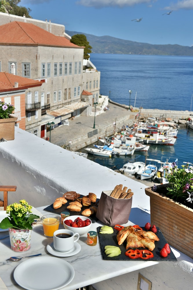 Douskos Port House 18/28